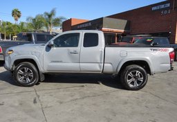 2018 Toyota Tacoma - Image 12