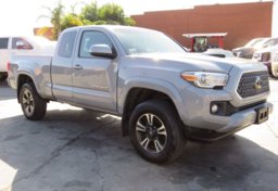 2018 Toyota Tacoma - Image 3