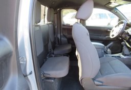 2018 Toyota Tacoma - Image 32