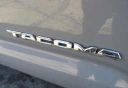 2018 Toyota Tacoma - Image 21