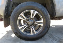 2018 Toyota Tacoma - Image 18