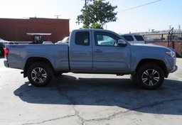 2018 Toyota Tacoma - Image 11