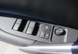 2022 Toyota Corolla Cross - Image 44