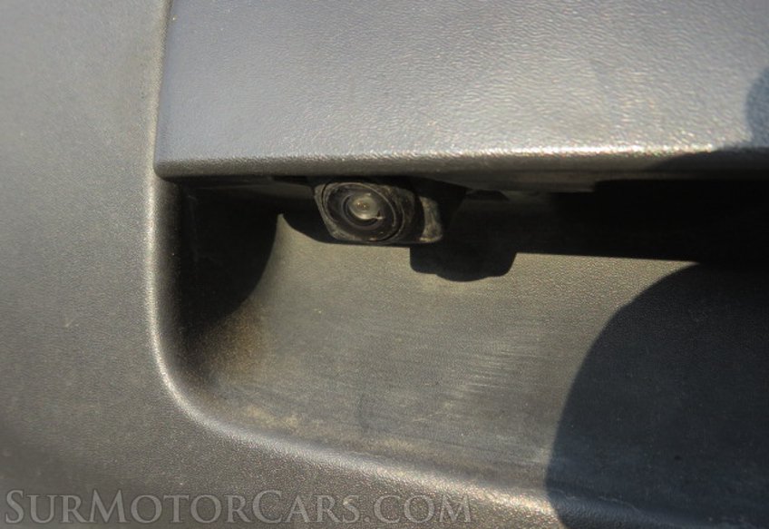 2019 Nissan Frontier - Image 13