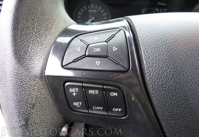 2019 Ford Explorer - Image 28