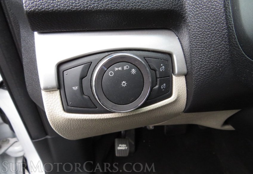 2019 Ford Explorer - Image 32