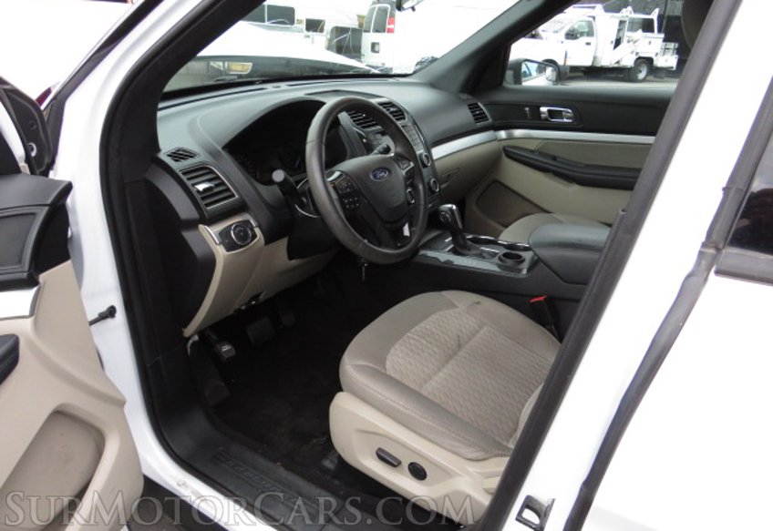 2019 Ford Explorer - Image 16