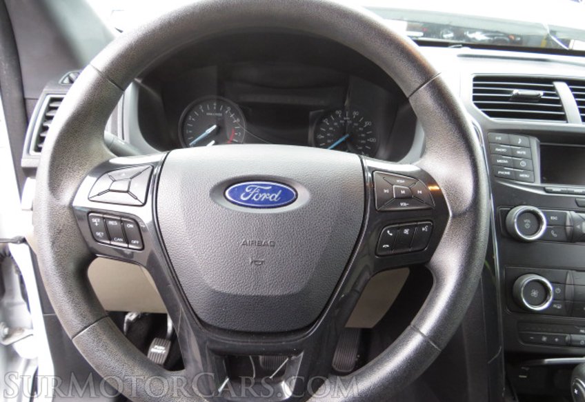 2019 Ford Explorer - Image 26