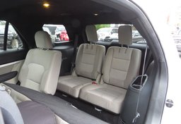 2019 Ford Explorer - Image 23