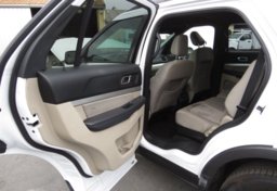 2019 Ford Explorer - Image 19