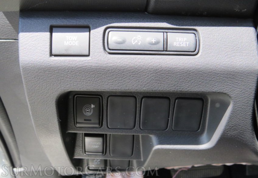 2022 Nissan Frontier - Image 27