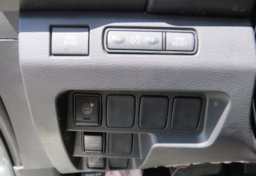 2022 Nissan Frontier - Image 27