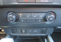 2022 Nissan Frontier - Image 19