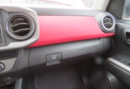 2019 Toyota Tacoma - Image 30