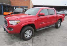 2019 Toyota Tacoma - Image 2