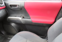 2019 Toyota Tacoma - Image 35