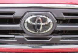 2019 Toyota Tacoma - Image 19