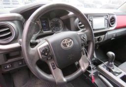 2019 Toyota Tacoma - Image 34