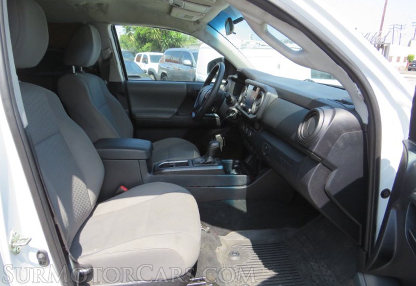 2020 Toyota Tacoma - Image 19