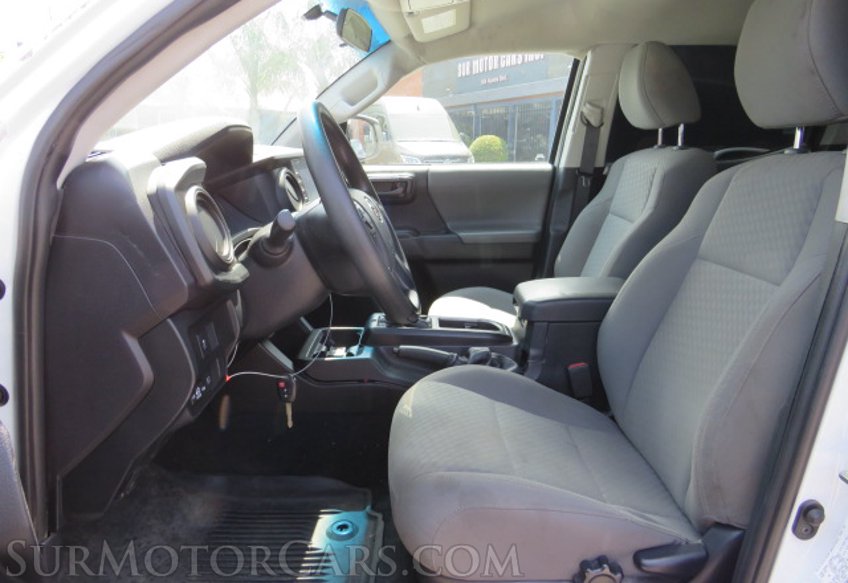 2020 Toyota Tacoma - Image 21