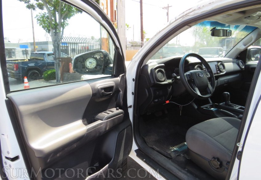 2020 Toyota Tacoma - Image 17