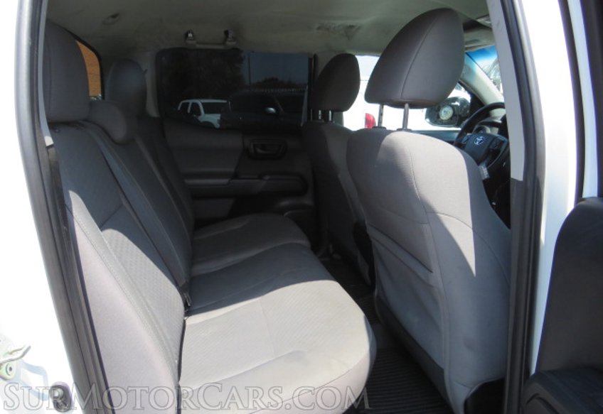 2020 Toyota Tacoma - Image 28