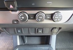 2020 Toyota Tacoma - Image 38