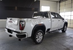 2022 GMC Sierra 2500HD - Image 5