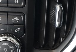 2022 GMC Sierra 2500HD - Image 42