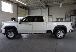 2022 GMC Sierra 2500HD - Image 11