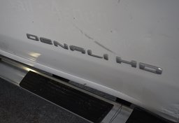 2022 GMC Sierra 2500HD - Image 17