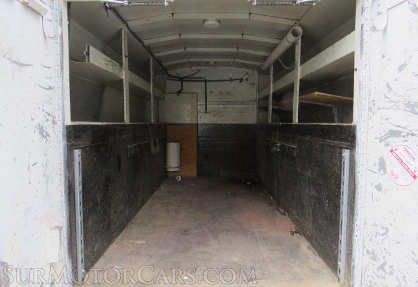 2015 Ford Econoline Commercial Cutaway - Image 30