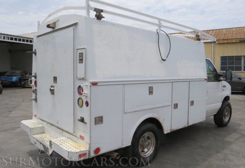 2015 Ford Econoline Commercial Cutaway - Image 7