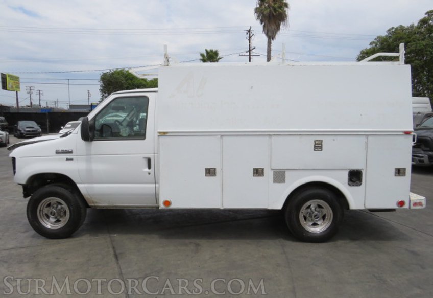2015 Ford Econoline Commercial Cutaway - Image 11