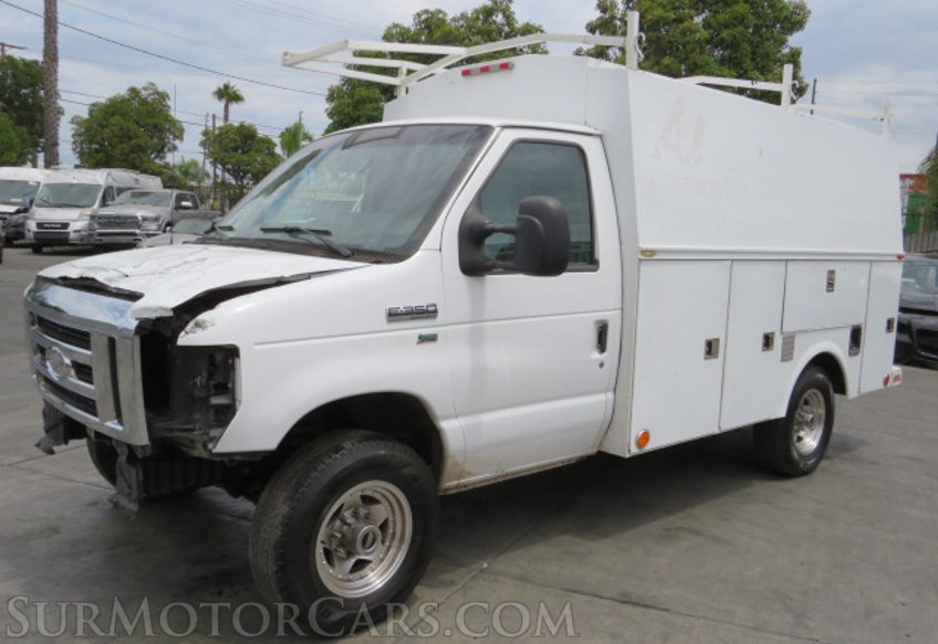 2015 Ford Econoline Commercial Cutaway - Image 4