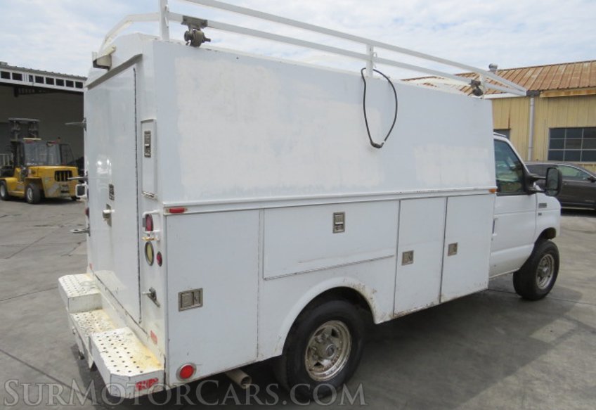 2015 Ford Econoline Commercial Cutaway - Image 5