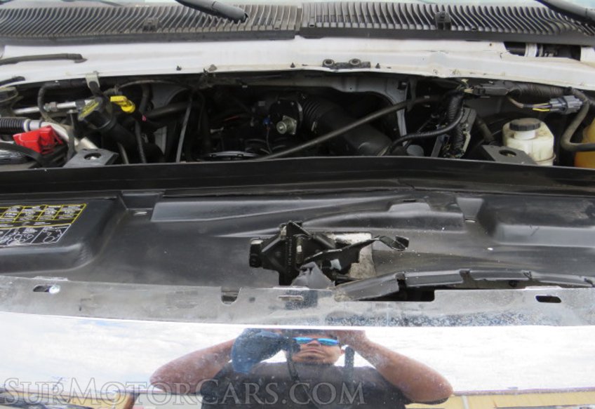 2015 Ford Econoline Commercial Cutaway - Image 44