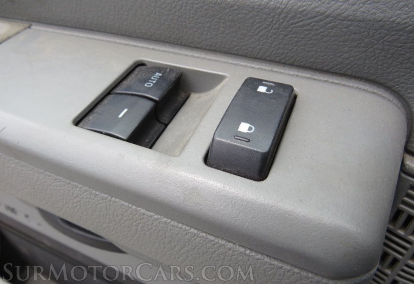 2015 Ford Econoline Commercial Cutaway - Image 37