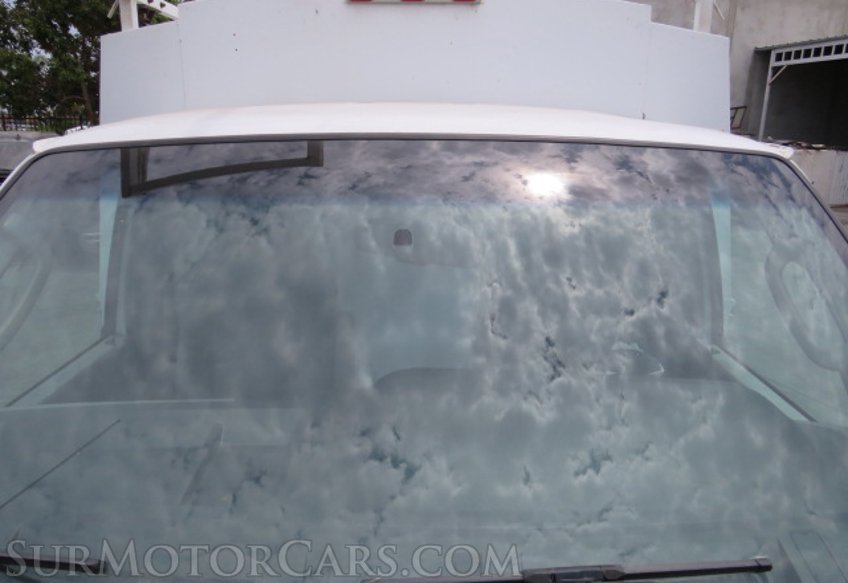 2015 Ford Econoline Commercial Cutaway - Image 13