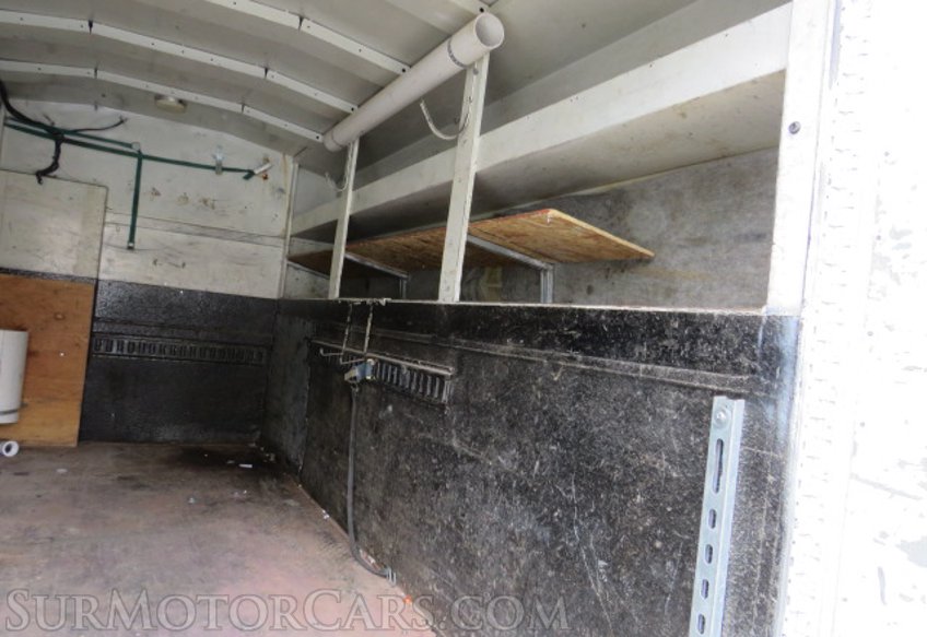 2015 Ford Econoline Commercial Cutaway - Image 32