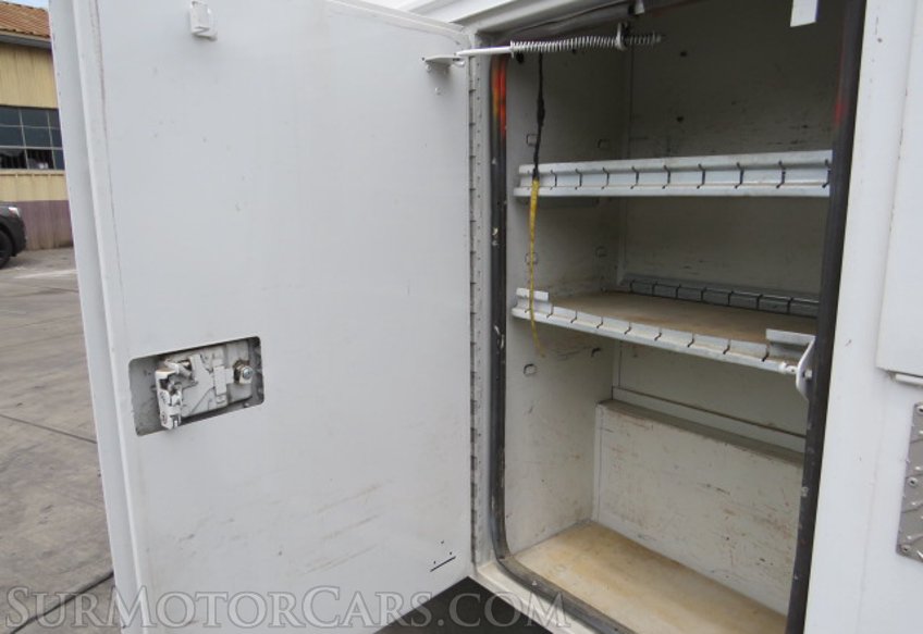 2015 Ford Econoline Commercial Cutaway - Image 18