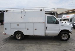 2015 Ford Econoline Commercial Cutaway - Image 12