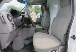 2015 Ford Econoline Commercial Cutaway - Image 26