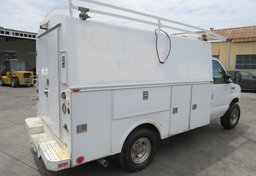 2015 Ford Econoline Commercial Cutaway - Image 5