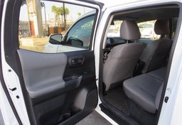 2021 Toyota Tacoma - Image 18