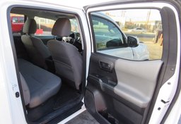 2021 Toyota Tacoma - Image 19