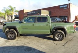 2021 Toyota Tacoma 4WD - Image 9