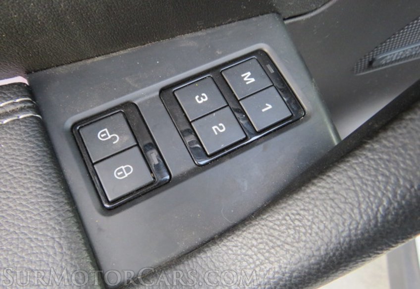 2017 Jaguar F-PACE - Image 42