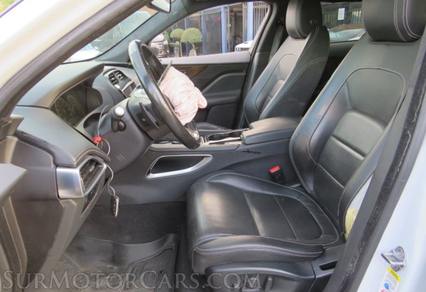 2017 Jaguar F-PACE - Image 25