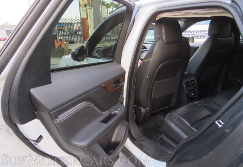 2017 Jaguar F-PACE - Image 22